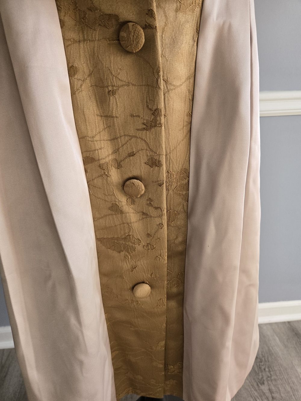 Sleeveless Gold and Cream V-Neck Wrap Dress - Picture 3 of 9